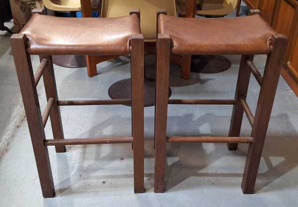 RETRO BAR STOOLS