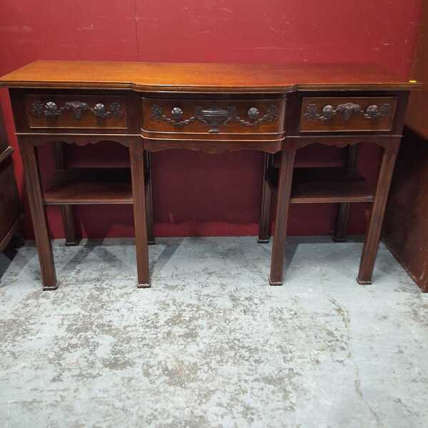 SERVING TABLE