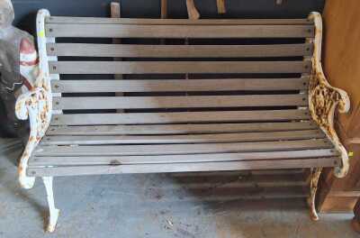 GARDEN BENCH