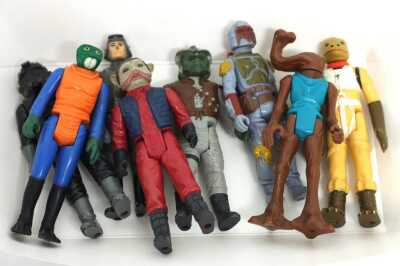 STAR WARS FIGURES