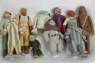 STAR WARS FIGURES