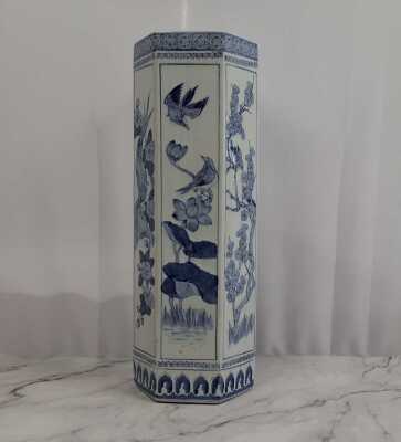 ORIENTAL FLOOR VASE