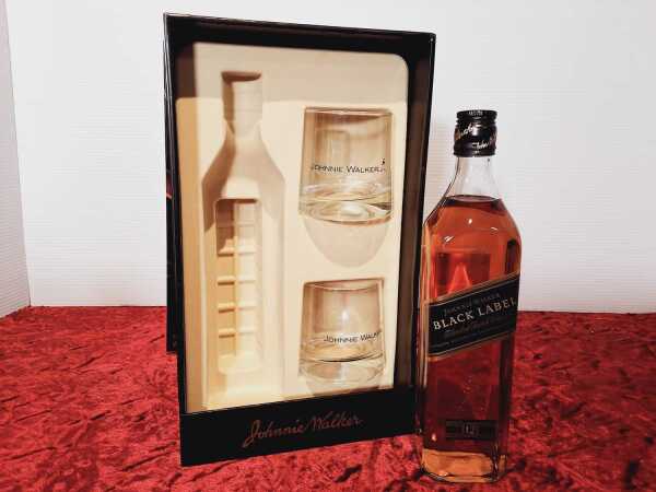 JOHNNIE WALKER BLACK LABEL GLASS SET