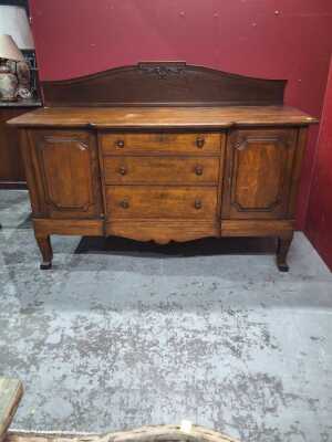 SIDEBOARD