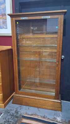 SHOP DISPLAY