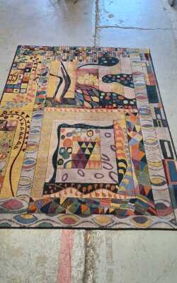 FLOOR RUG
