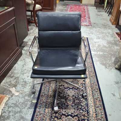 DESK CHAIR