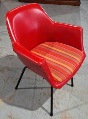 RETRO ARMCHAIR