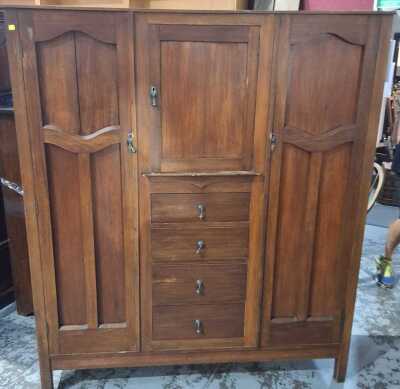 WARDROBE