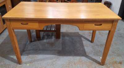 STUDENTS DESK