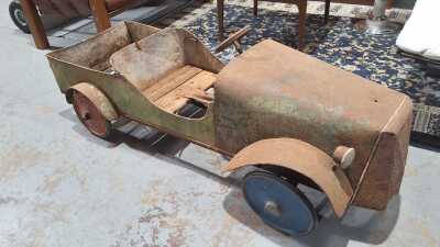 PEDAL CAR