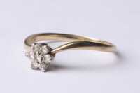 GOLD DIAMOND RING