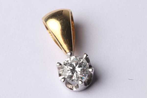 DIAMOND PENDANT