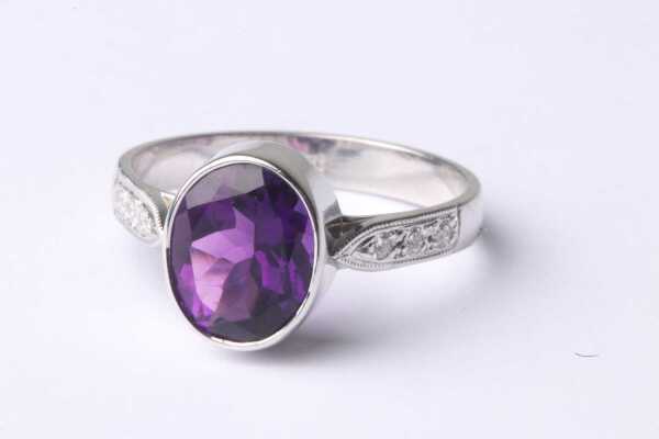 GOLD RING