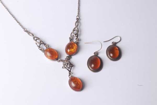 NECKLACE & EARRINGS