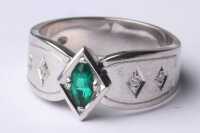 EMERALD RING
