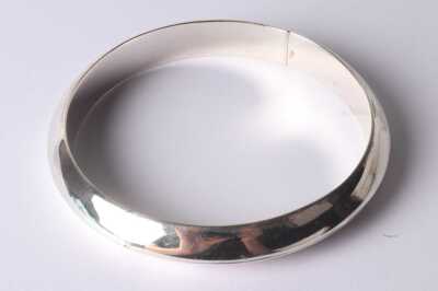 SILVER BANGLE