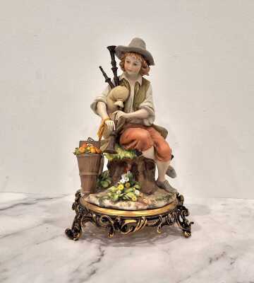 CAPODIMONTE FIGURE