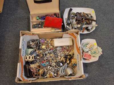 JEWELLERY, WATCHES & COINS