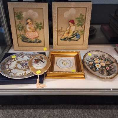 DECORATIVE PLAQUES