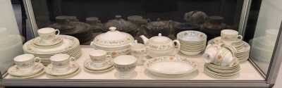 DINNER SERVICE