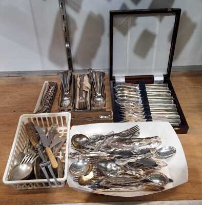 FLATWARE