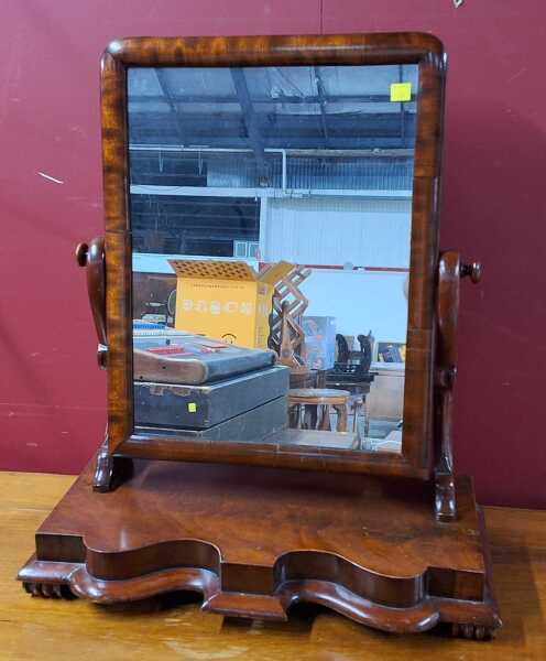 VANITY MIRROR