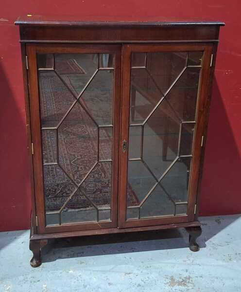 DISPLAY CABINET