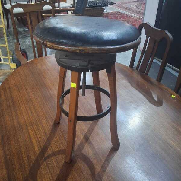 PIANO STOOL