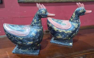 DECORATIVE DUCKS