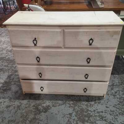 CHEST OF DRAWERS