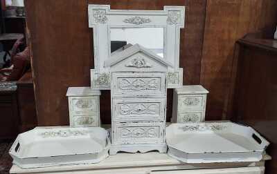 DRESSER TOP LOT