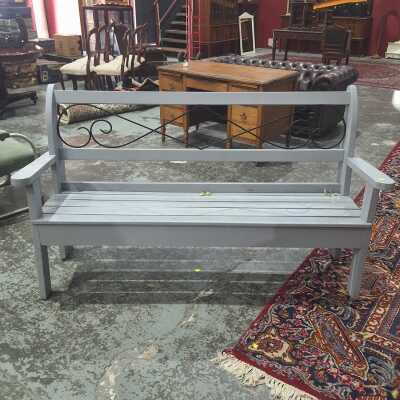 GARDEN BENCH