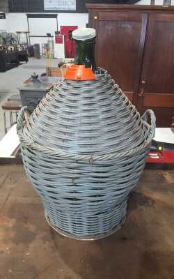 DEMIJOHN