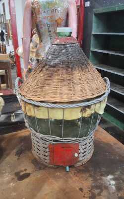 DEMIJOHN