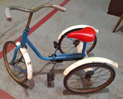 TRICYCLE