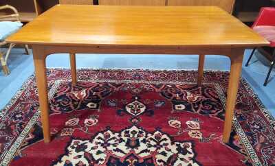 NOBLETT DINING TABLE