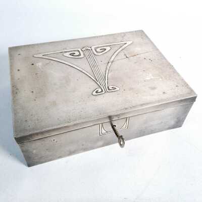 ART NOUVEAU TRINKET BOX