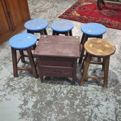 STOOLS