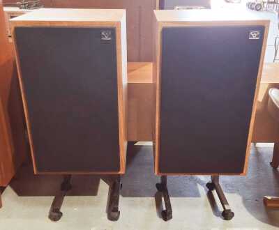 FLOOR SPEAKERS