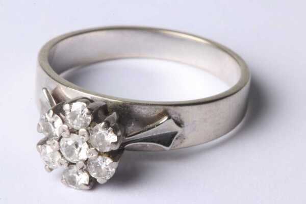 GOLD & DIAMOND RING