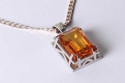 GEMSTONE NECKLACE