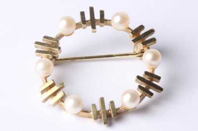 GOLD BROOCH