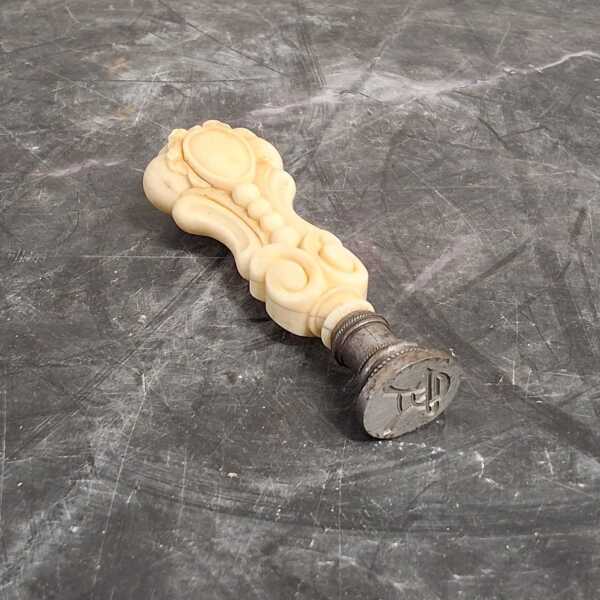 DESK SEAL