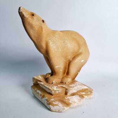 POLAR BEAR FIGURE