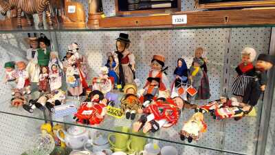 SOUVENIER DOLLS