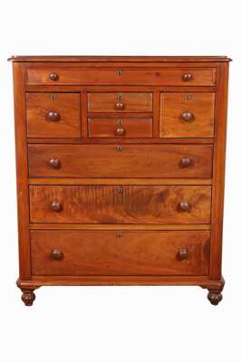 CHEST OF DRAWERS