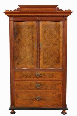 WALNUT KITCHEN DRESSER