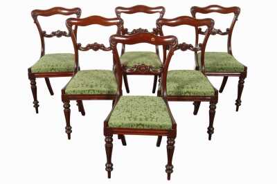 SET OF DINING CHAIRS
