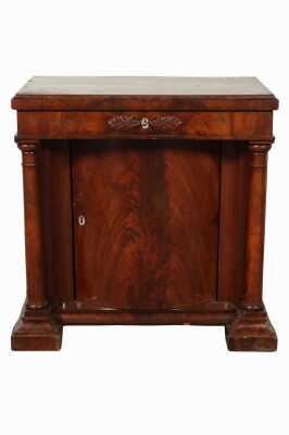 PETITE CABINET